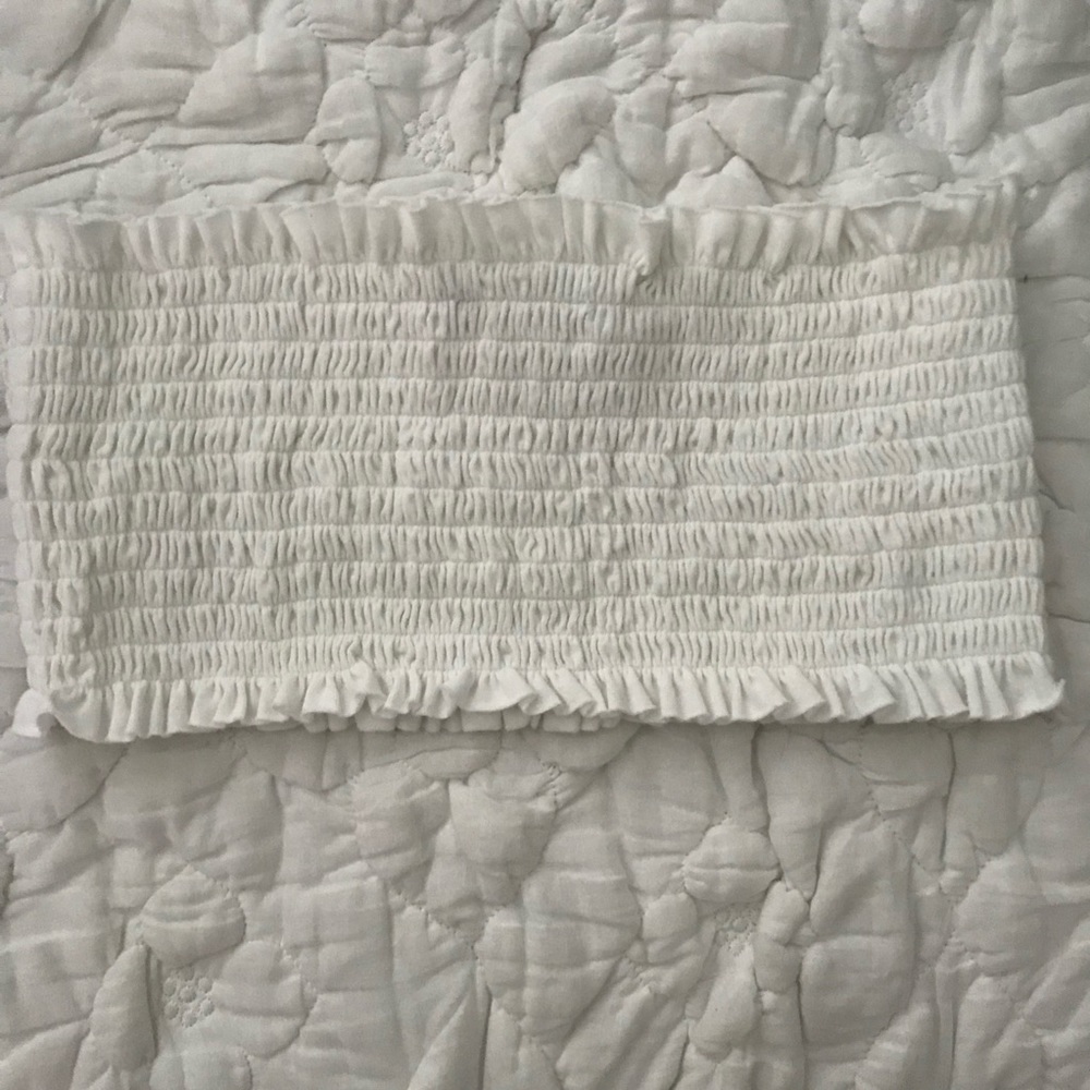 BRANDY MELVILLE CROP TOP